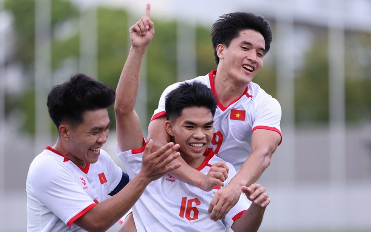 Chuyên gia Đoàn Minh Xương: U23 Việt Nam thắng U23 Philippines vì HLV mặc áo đen - Ảnh 4.