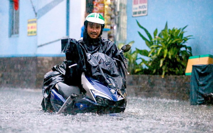 Xuất hiện vùng áp thấp trên Biển Đông, miền Bắc nắng ráo, Trung và Nam Bộ mưa gia tăng - Ảnh 4.