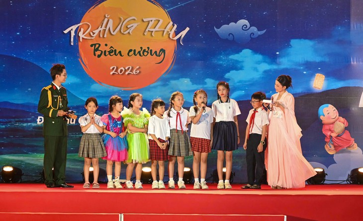 Đêm trung thu đặc biệt của thiếu nhi đặc khu Côn Đảo - Ảnh 2.