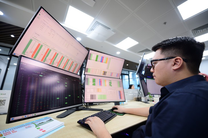 Chứng khoán 18-9: Dòng tiền cải thiện, VN-Index được dự báo hướng tới mốc nào? - Ảnh 1.