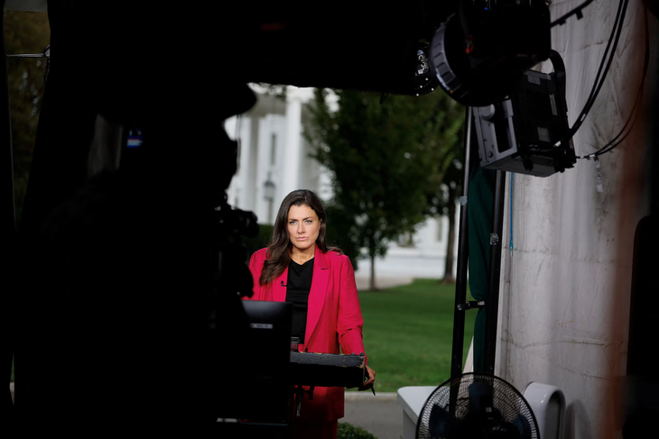 Ông Trump cấm đài CNN vào Nhà Trắng đưa tin - Ảnh 3.