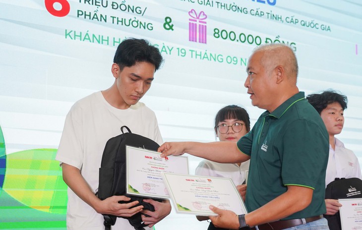 74 'mần xanh' Khánh Hòa được tiếp sức vững bước học tập - Ảnh 12.