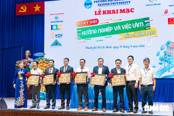 Gen Z có bằng đại học xuất sắc, doanh nghiệp vẫn cần 'thứ khác' - Ảnh 4.