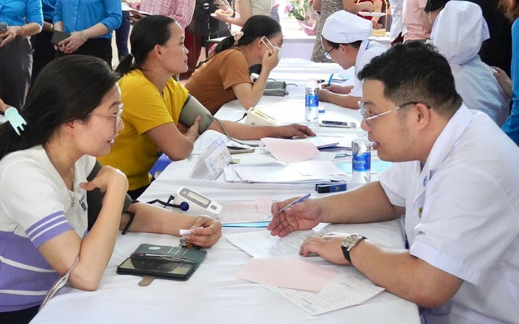 TP.HCM khen thưởng xã Thạnh An, phường Phước Thắng, xã Vĩnh Lộc thực hiện xuất sắc khám sức khỏe toàn dân - Ảnh 6.