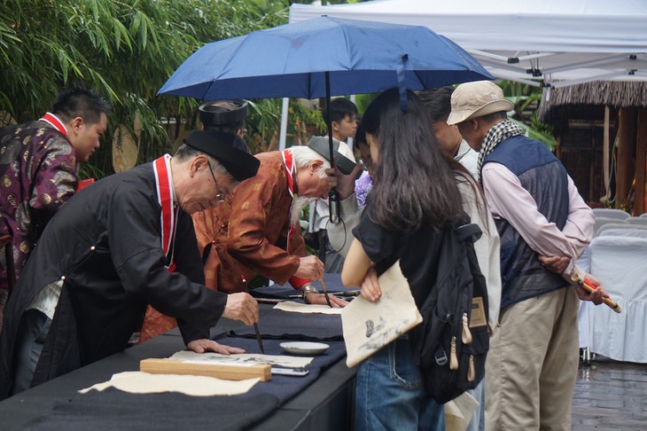 ‘Thầy đồ’, thư pháp lên sàn thương mại điện tử - Ảnh 3.