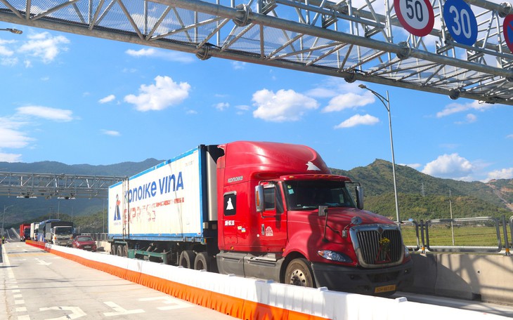 Tài xế chọn quốc lộ thay vì cao tốc: Xử phạt nghiêm nhưng các quy định phải dễ tuân thủ - Ảnh 3.