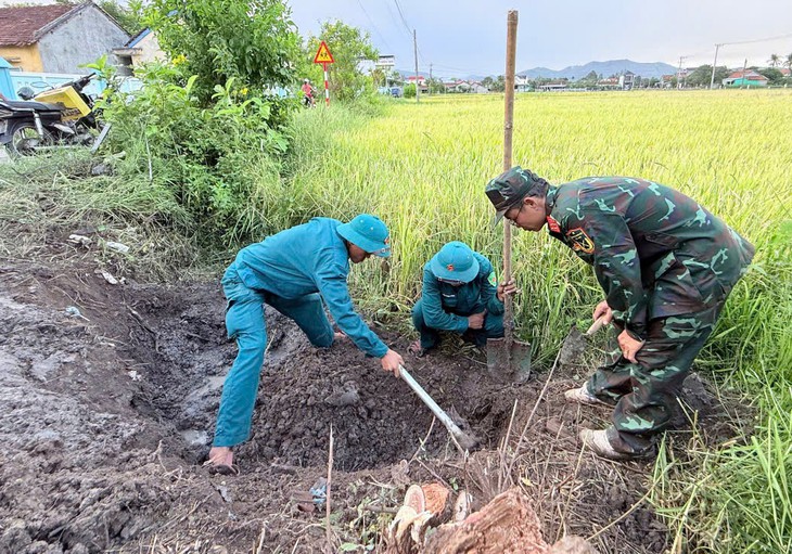 Liệt sĩ hy sinh 1973 được 2 mẹ con chôn cất, mảnh nhựa Anh Luân - Ảnh 4.