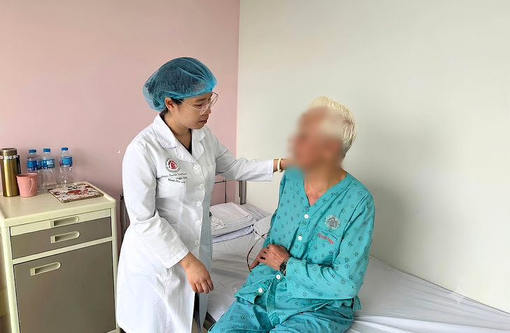 Nam giới cũng bị ung thư vú: Ai có nguy cơ cao? - Ảnh 1.