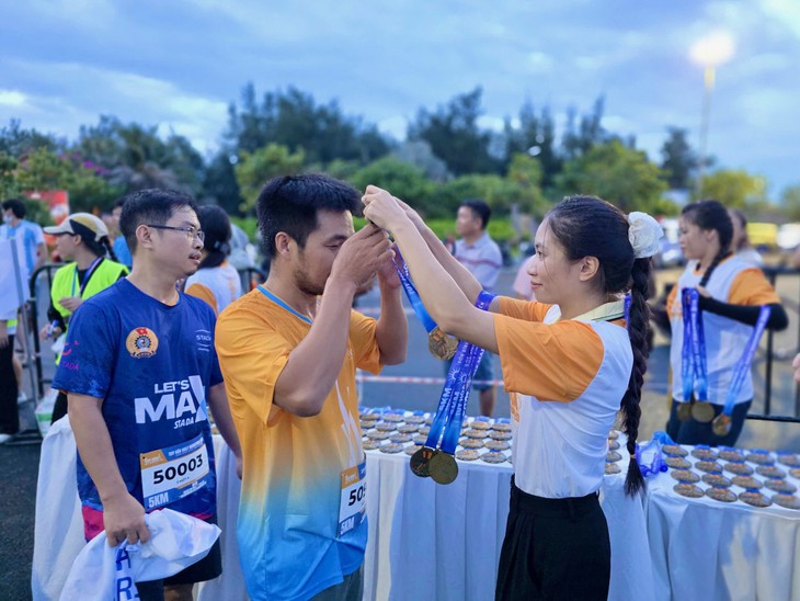 Vận động viên tham gia giải chạy ở Đắk Lắk tố bị kẻ gian rạch túi lấy mất đồ - Ảnh 3.