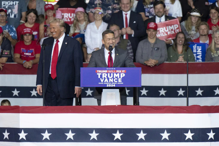 Tổng thống Trump đề cử ông Hùng Cao làm Bộ trưởng Hải quân chính thức - Ảnh 3.