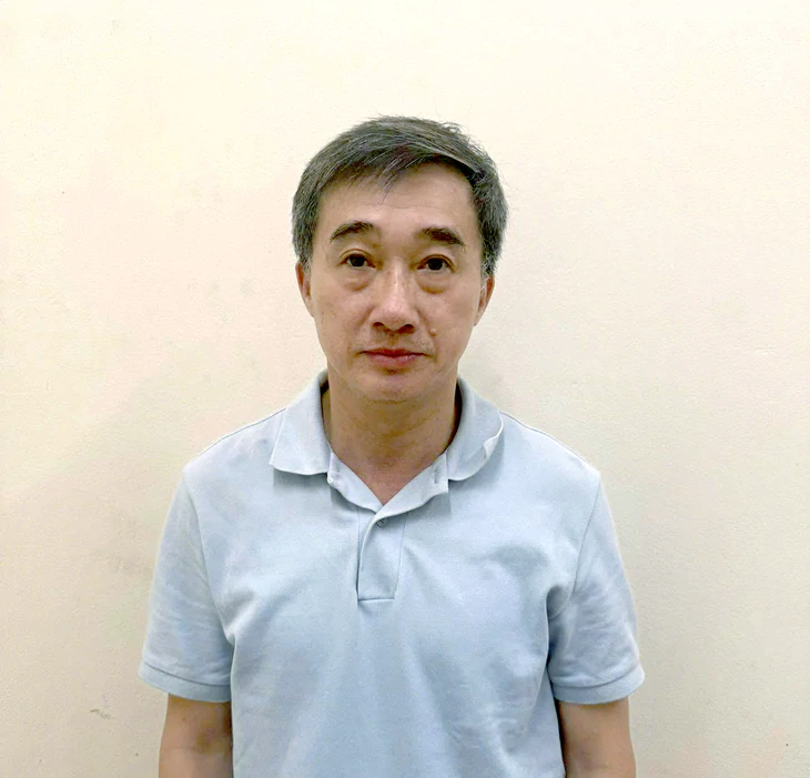 Bắt tạm giam Thứ trưởng Bộ Y tế Trần Văn Thuấn - Ảnh 2.