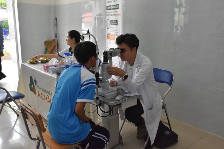Không chỉ có quà, thiếu nhi còn được ‘học mà chơi - chơi mà học’ trước thềm tựu trường - Ảnh 3.