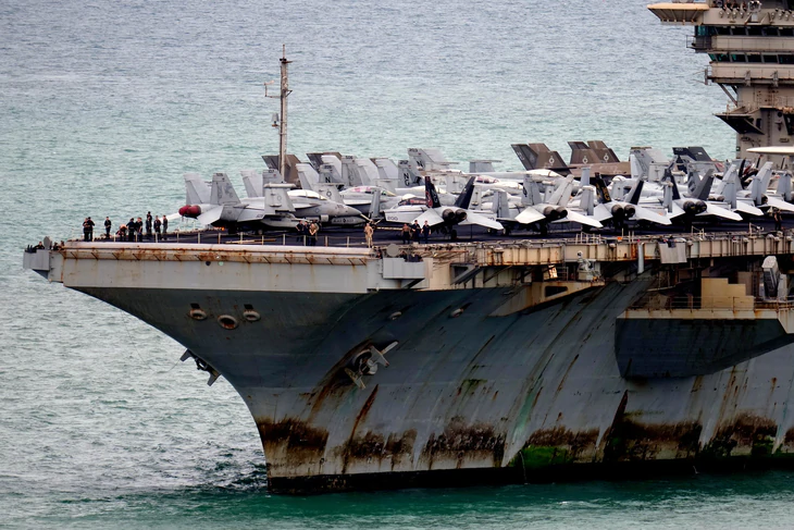 Thái Lan truy quét mại dâm trước chuyến thăm của tàu sân bay USS Abraham Lincoln - Ảnh 1.