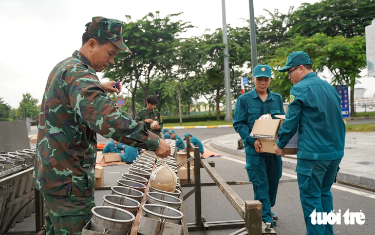 1.200 quả pháo hoa tầm cao tại trận địa đầu hầm sông Sài Gòn đã sẵn sàng cho tối 2-9 - Ảnh 1.
