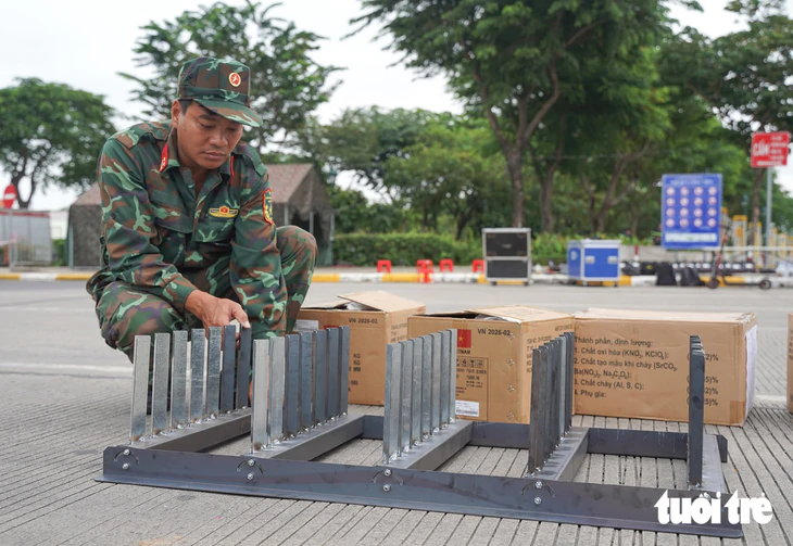 1.200 quả pháo hoa tầm cao tại trận địa đầu hầm sông Sài Gòn đã sẵn sàng cho tối 2-9 - Ảnh 8.