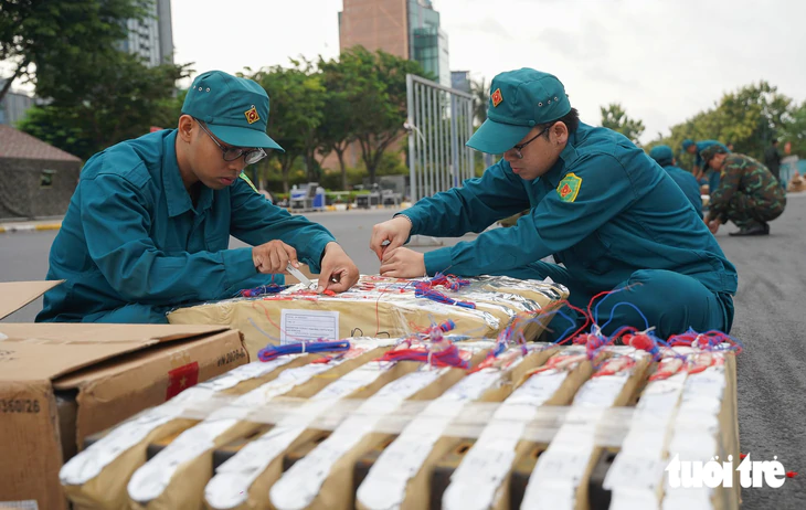 1.200 quả pháo hoa tầm cao tại trận địa đầu hầm sông Sài Gòn đã sẵn sàng cho tối 2-9 - Ảnh 9.