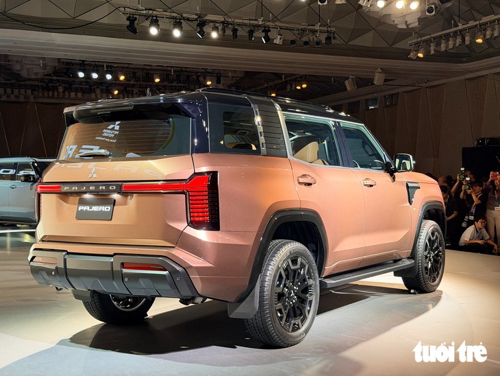 Mitsubishi Pajero đời mới ra mắt: 2 màn lớn, máy dầu, có thể thêm hybrid, lắp ở gần Việt Nam - Ảnh 25.