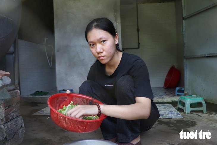 Ngày nữ sinh bách khoa được tiếp sức, đón nỗi đau mất bà - Ảnh 5.
