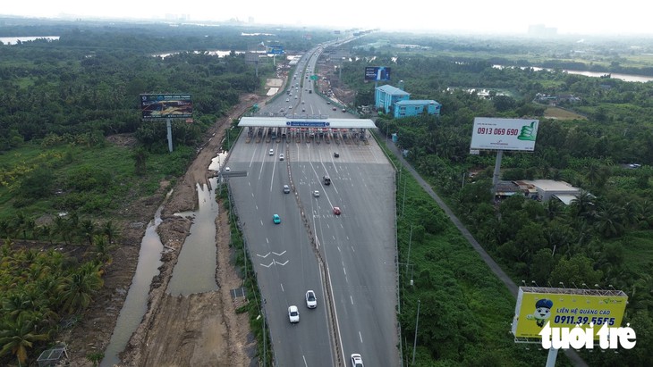 17h ngày 2-9, cao tốc Long Thành - Dầu Giây thông thoáng, chưa áp dụng cho xe chạy ngược chiều - Ảnh 1.