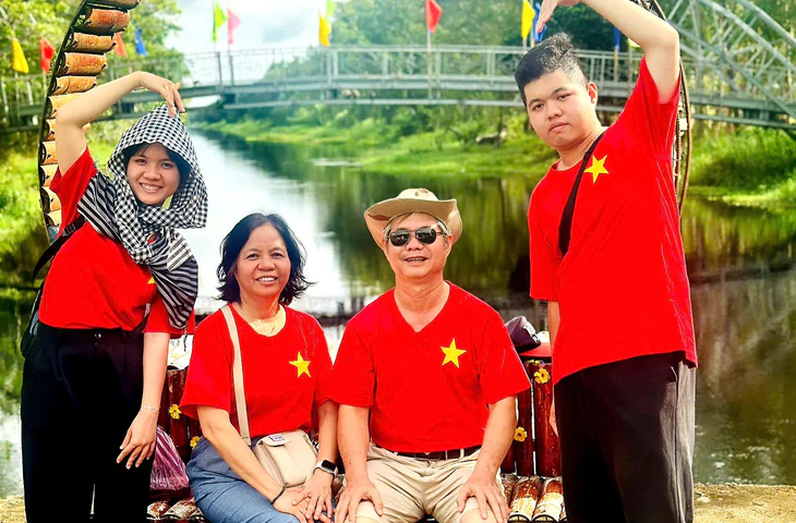 Lễ Quốc khánh 2-9, khách quốc tế nhộn nhịp đến Phú Quốc, Vườn quốc gia U Minh Thượng khám phá rừng - Ảnh 4.