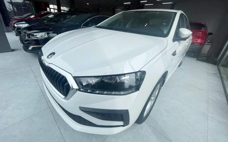 Tin tức giá xe: Skoda Slavia giảm giá gần 90 triệu tại đại lý, xe châu Âu 'mềm' hơn Toyota Vios - Ảnh 1.