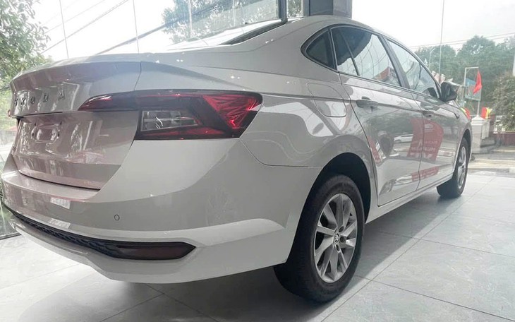 Tin tức giá xe: Skoda Slavia giảm giá gần 90 triệu tại đại lý, xe châu Âu 'mềm' hơn Toyota Vios - Ảnh 3.