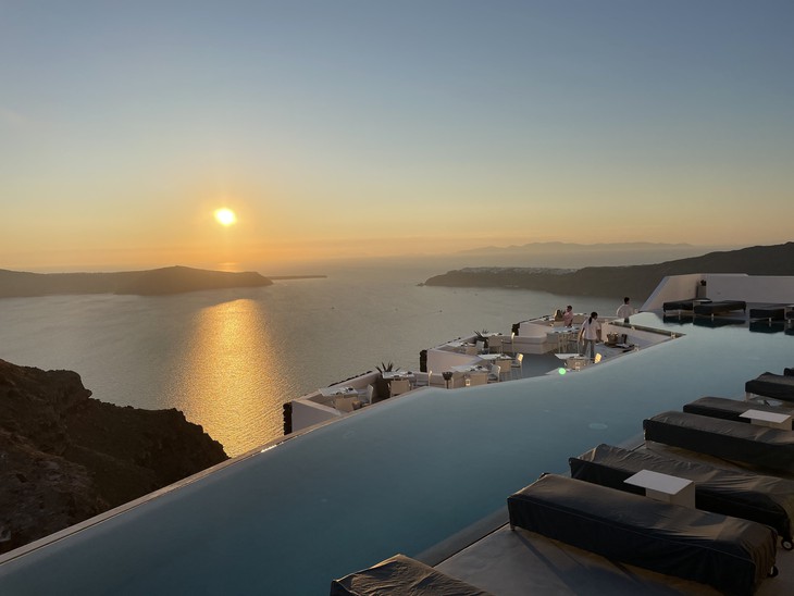 Lạc bước đảo thiên đường Santorini - Ảnh 4.