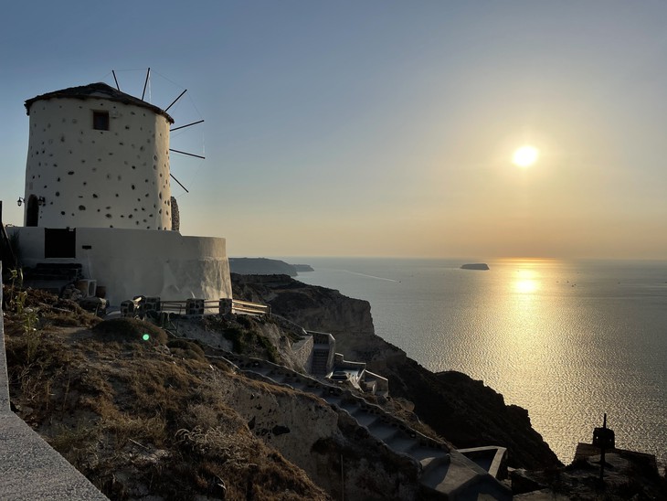Lạc bước đảo thiên đường Santorini - Ảnh 2.