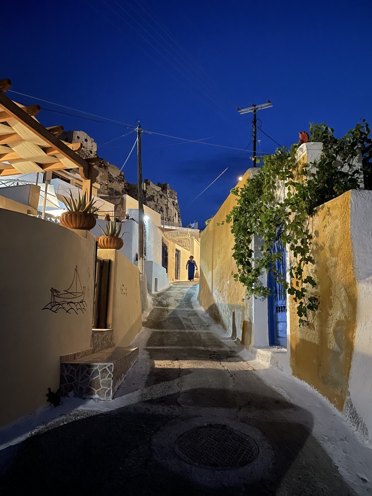 Lạc bước đảo thiên đường Santorini - Ảnh 9.