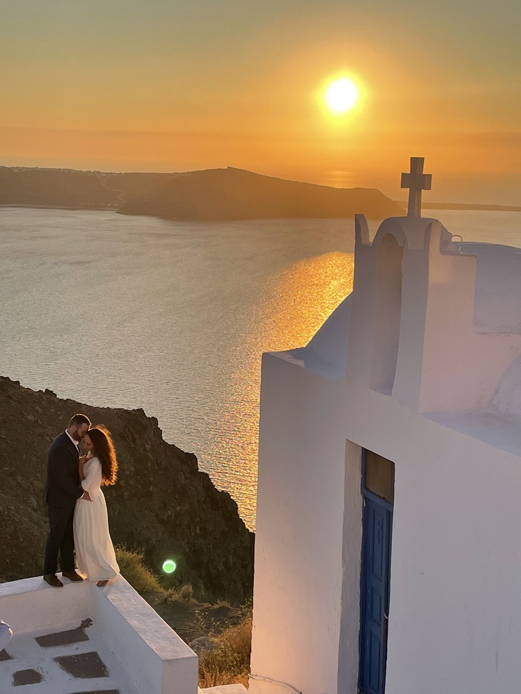 Lạc bước đảo thiên đường Santorini - Ảnh 1.