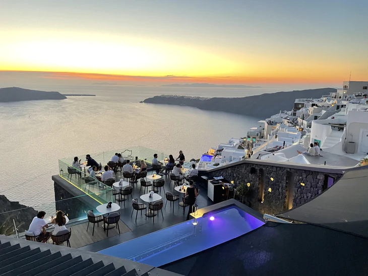 Lạc bước đảo thiên đường Santorini - Ảnh 3.