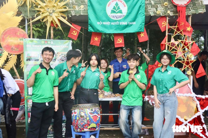 'Vươn cánh bồ câu trắng' tiếp sức tân sinh viên rèn luyện, tự tin 'tung cánh' trưởng thành - Ảnh 4.