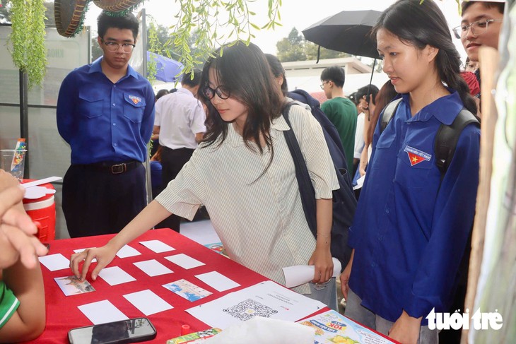 'Vươn cánh bồ câu trắng' tiếp sức tân sinh viên rèn luyện, tự tin 'tung cánh' trưởng thành - Ảnh 8.