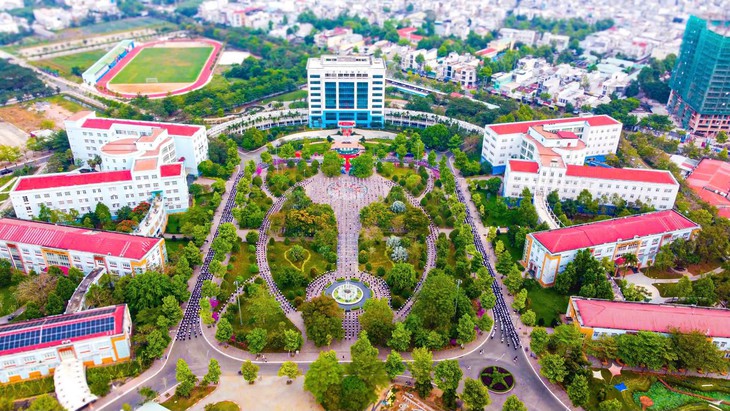 Thêm một trường đại học y dược công lập đạt doanh thu nghìn tỉ - Ảnh 1.