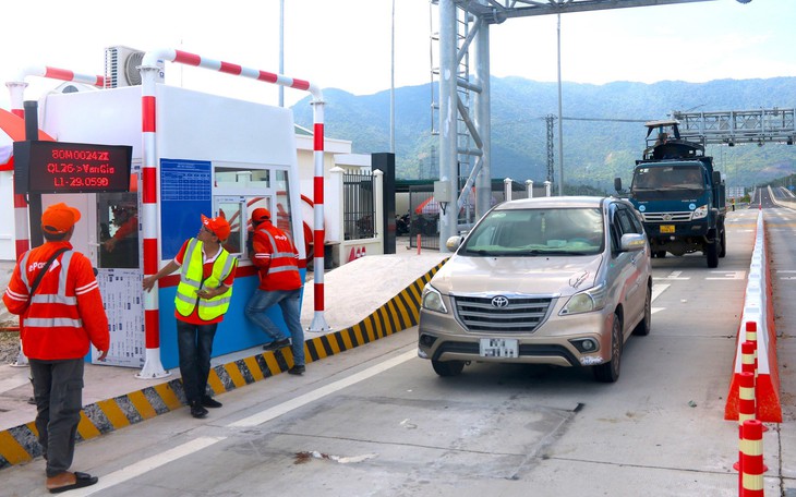 Xe tập lái được cấp phép trước và sau 1-7 đều không được đi làn số 1 cao tốc - Ảnh 4.