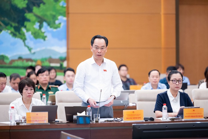 Bộ Giáo dục và Đào tạo: Giữ ổn định mô hình kỳ thi tốt nghiệp THPT, trình Thủ tướng phương án thi trên máy tính - Ảnh 1.