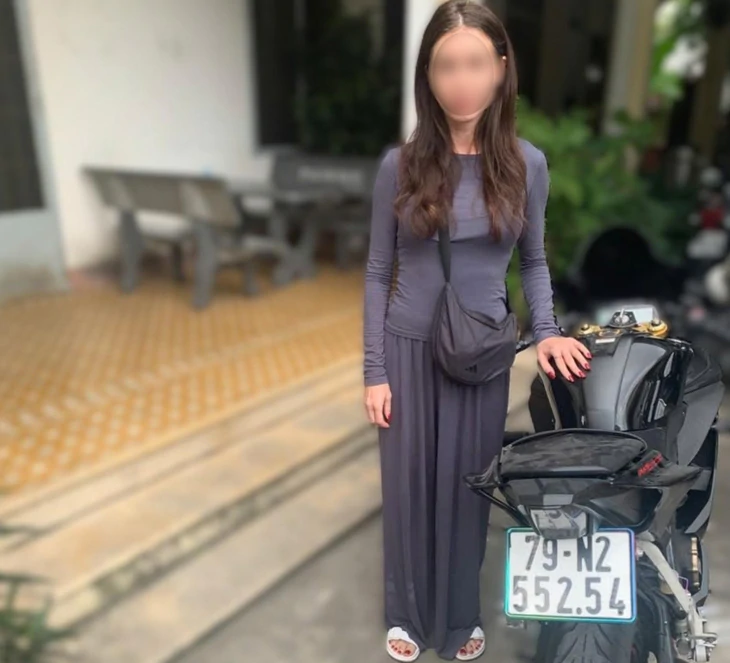 "Số phận" chiếc mô tô phân khối lớn nữ du khách Nga lái biểu diễn phản cảm ra sao? - Ảnh 2.