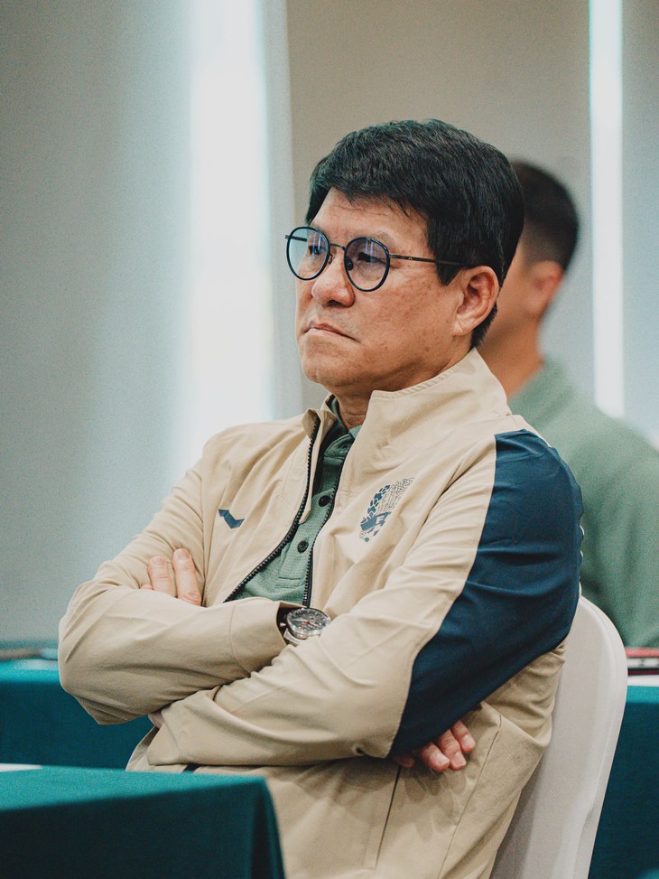 Giám đốc kỹ thuật CLB Hoàng Anh Gia Lai sang Campuchia học khóa HLV chuyên nghiệp - Ảnh 1.