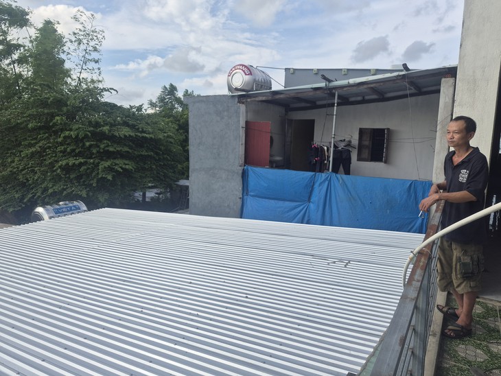 Cứu người bị điện giật: Biết cách chưa đủ, phải thắng được phản xạ lao vào - Ảnh 1.