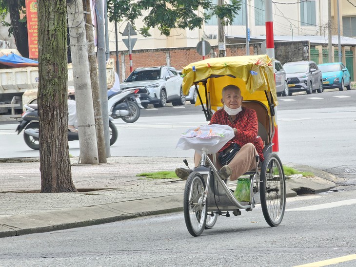 Đoàn xổ số Cần Thơ, Sóc Trăng tham quan những địa điểm nổi tiếng nào ở Châu Âu, Nhật Bản, Dubai?  - Ảnh 2.