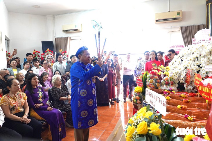 Tri ân tiền nhân trong ngày giỗ tổ sân khấu - Ảnh 1.