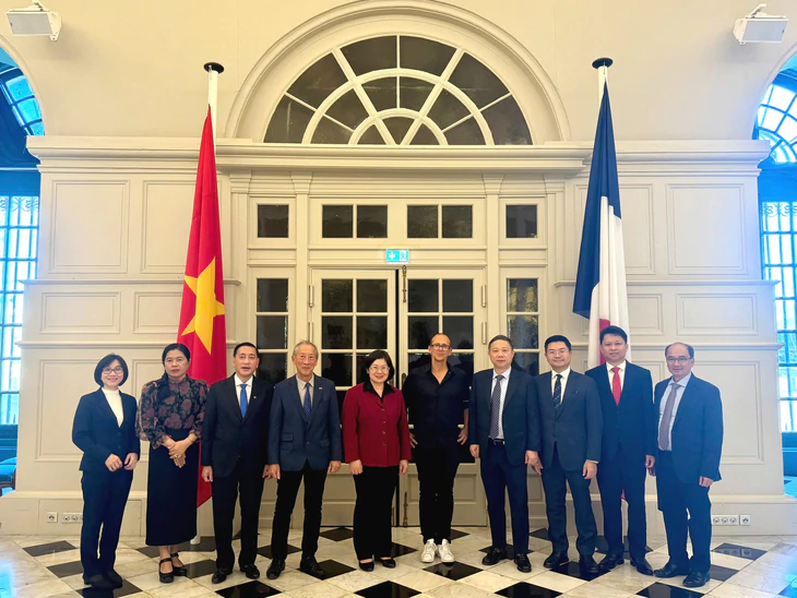 Phó bí thư Thành ủy TP.HCM Văn Thị Bạch Tuyết thăm, làm việc tại Pháp và Hungary - Ảnh 3.