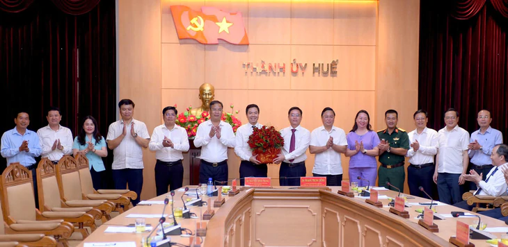 Ông Trịnh Mạnh Linh về Huế nhận nhiệm vụ Phó Bí thư Thường trực - Ảnh 1.