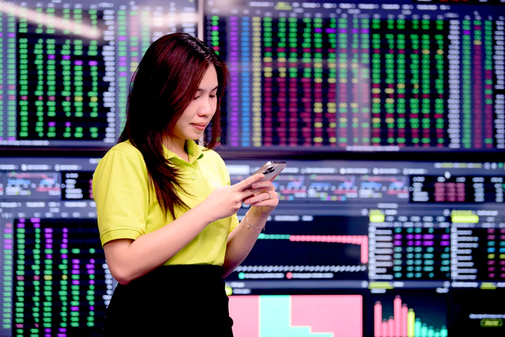 Không biết chọn cổ phiếu nào, nhà đầu tư có thể mua cả 'rổ' bằng cách này - Ảnh 2.