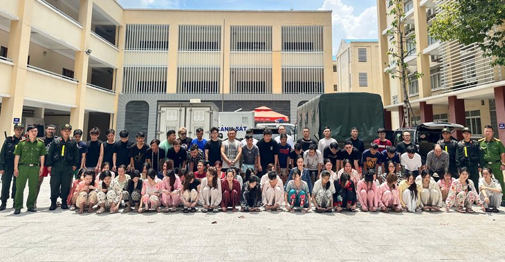 Bắt giang hồ 'Hoàng Nato' và 126 người liên quan 8 đường dây ma túy - Ảnh 1.