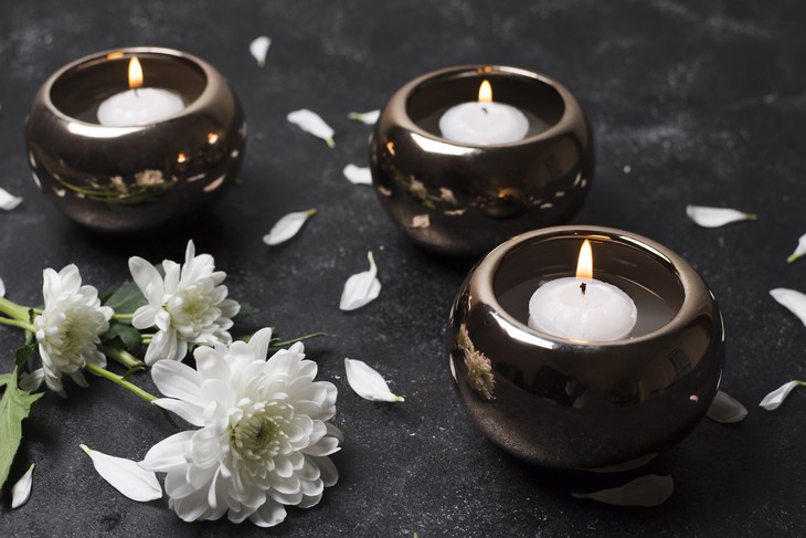 Nghe lời AI chọn ngày hạ huyệt rồi kiện luôn AI vì... xui xẻo - Ảnh 2.