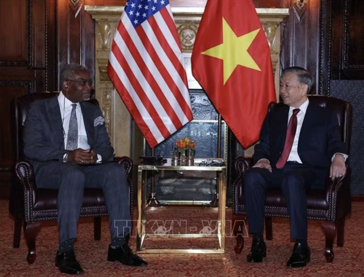 Tổng Bí thư, Chủ tịch nước Tô Lâm tiếp nhóm hạ nghị sĩ liên bang và lãnh đạo Đảng Cộng sản Mỹ - Ảnh 1.