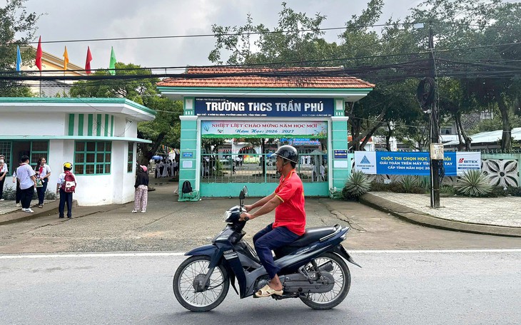 Học sinh bị đánh trong nhà vệ sinh, Sở GD-ĐT Lâm Đồng yêu cầu xử lý nghiêm - Ảnh 2.