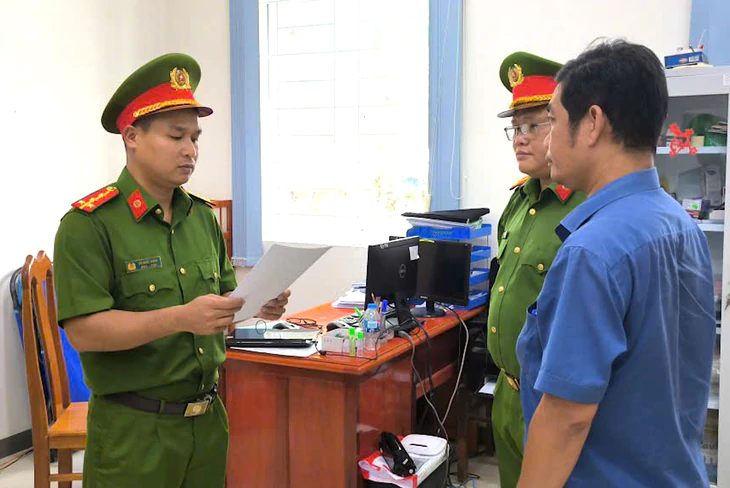 Khởi tố một nguyên kế toán trưởng Trung tâm Phát triển quỹ đất Long Xuyên về hành vi tham ô tài sản - Ảnh 1.
