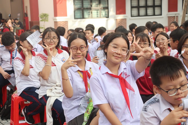 Trường không xuất hóa đơn cho học phí: quýt làm, cam chịu? - Ảnh 1.